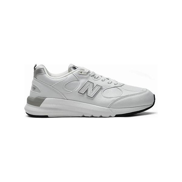 15. New Balance Beyaz Günlük Spor Ayakkabı.