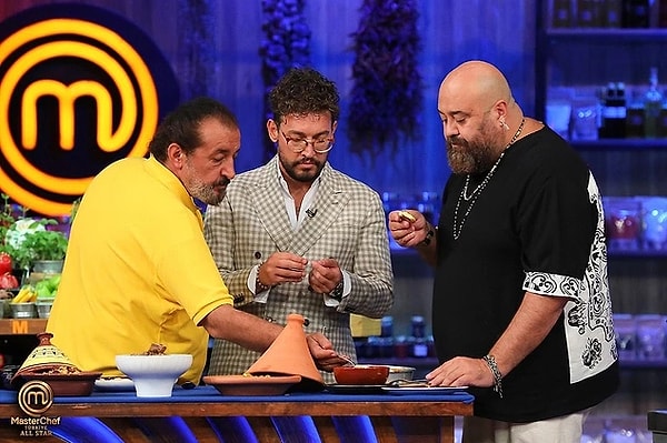 Geçtiğimiz hafta gelmesi beklenen MasterChef'in şampiyonları All Star'a ne zaman katılacak? MasterChef şampiyonları yarışmaya ne zaman dahil olacak?  2018 sezonu şampiyonu Cemre Uyanık'ın açıklamalarına birlikte bakalım!