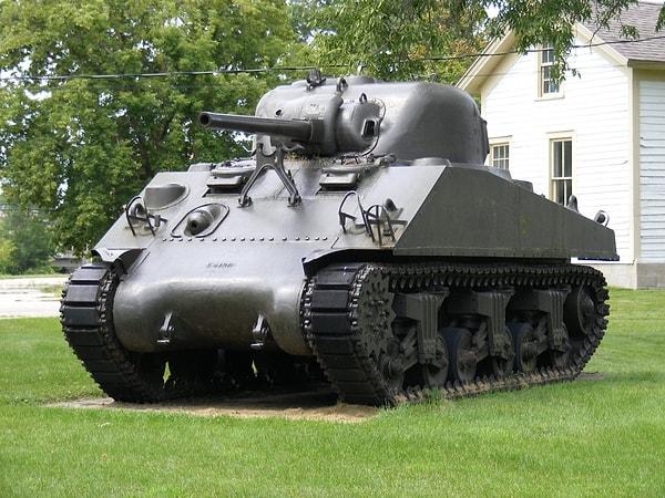 14. 2. Dünya savaşı tankı (Sherman M4) (Ölümcüllük endeksi skoru:2,203,000)