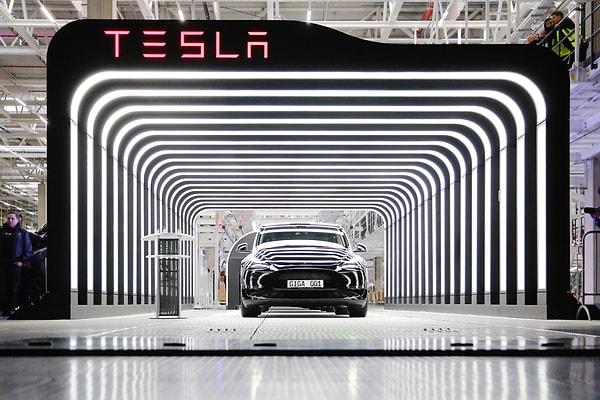 Ancak birçok kişiye göre, Tesla'nın uzun vadeli planlarında Türkiye'de yeni bir fabrika açma fikri bulunmuyor.