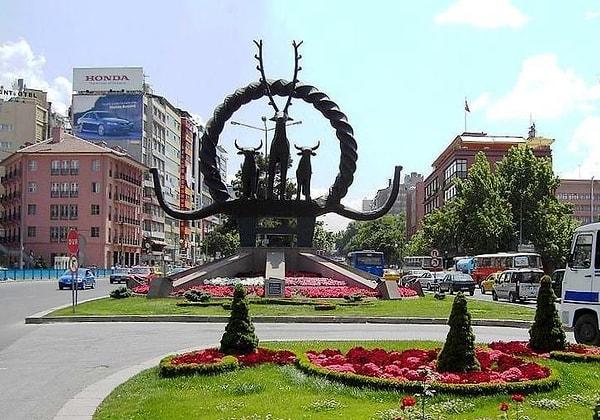 1. Hitit Güneşi Anıtı'nı Ankara’nın sembolü haline getiren belediye başkanı kimdir?