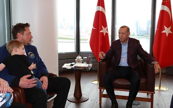Cumhurbaşkanı Erdoğan, bir dizi toplantı ve görüşme için kalabalık bir heyetle ABD'de bulunuyor. Toplantıların ana konusu ekonomi ve yatırım olduğundan yakından takip ediliyor.