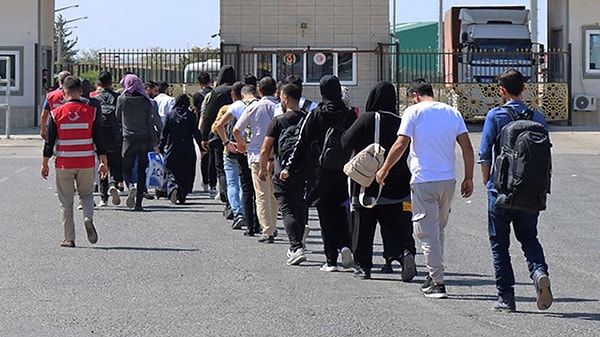 İçişleri Bakanlığı Göç İdaresi Başkanlığı, İstanbul’da kayıtlı olmayan geçici koruma kapsamındaki Suriyelilere 24 Eylül Pazar gününden itibaren yaptırım uygulanacağını bildirdi.