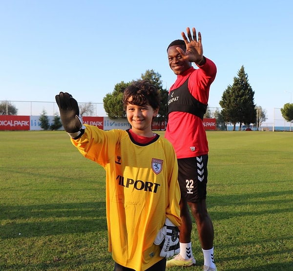 Minik Çınar’a bir jest de Süper Lig ekibi Samsunspor’dan yapıldı.