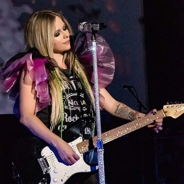 28. Avril Lavigne