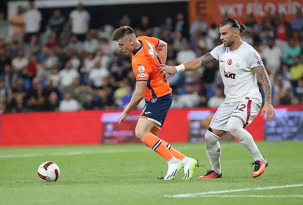 Zorlu Kopenhag maçı sonrası Süper Lig'e geri dönen Galatasaray, Süper Lig'in 6. haftasında Emre Belözoğlu ile yollarını ayırdıktan sonra Çağdaş Atan yönetimine geçen Başakşehir ile mücadele etti.