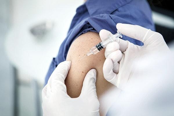 Sağlık Bakanı Fahrettin Koca, sosyal medya hesabından yaptığı açıklamada grip aşısı uygulamasının başladığını duyurdu.