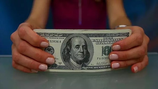 Dolar kuru yeni haftaya güne 27,19 TL'den başladı.