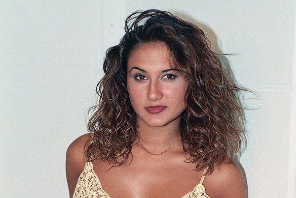 Peki kimdi Kavruk ve televizyon kariyerinde neler yapmıştı? Emekli oyuncu ve manken, 1997 yılında Çağla Şıkel'in güzellik tacını taktığı Miss Turkey'de ilk 10'a girmişti.
