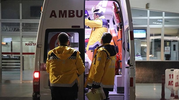 İstanbul'da Yeşilköy Sahili'nde iki kişi arasında henüz bilinmeyen bir nedenle tartışma çıktı.