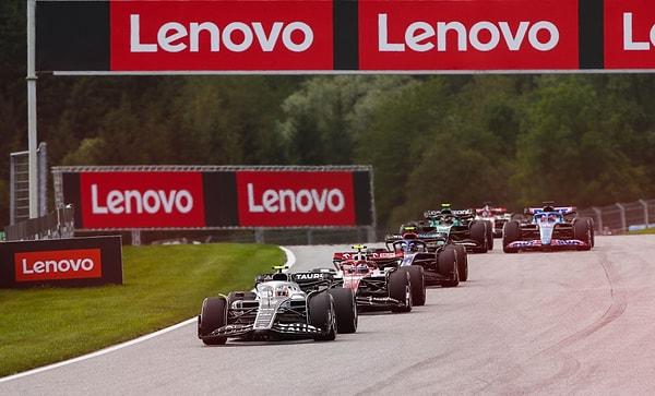Sevilen motor sporu Formula 1'in ünlü isim sponsoru Lenovo, gelecek yarışlar adına ilginç bir teknolojiye imza attı.