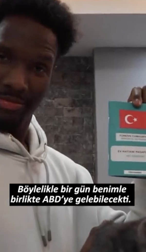 Yapılan sağlık kontrollerinin ardından kedisi Sly'a pasaport çıkarttığını ifade eden ünlü basketbolcunun paylaşımı izleyenlerin yüreğini ısıttı adeta.