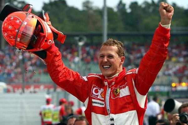 Ortaya atılan iddialardan birine göre Schumacher geçirdiği korkunç kaza sonrası felç oldu ve sadece gözleriyle temas kurabiliyor.