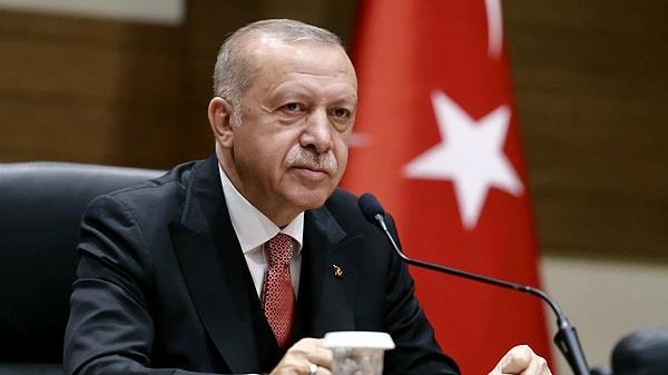 Erdoğan desteğin detaylarına ilişkin şunları söyledi: "Örgün eğitimdeki üniversiteli gençlerimize cep telefonu ve bilgisayar desteğini hayata geçiriyoruz."