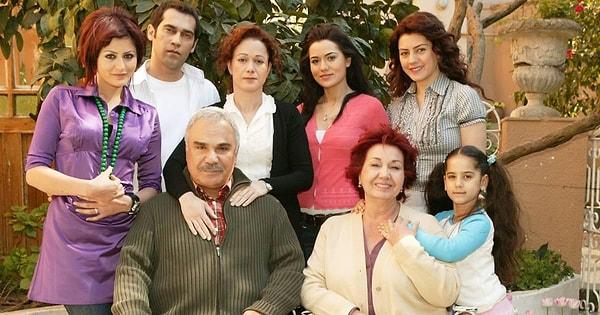 6. Türk televizyon tarihine adını altın harflerle yazdıran Yaprak Dökümü dizisi 17 yıl önce yayınlanmaya başladı.