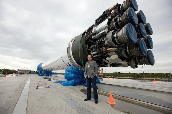 Yatırım şirketi Space Capital’in kurucusu Chad Andersen, uzaydan elde edilen gelirin ve yatırımın önemini ve bu sektördeki büyümenin arkasındaki itici gücün SpaceX olduğunu belirtiyor.