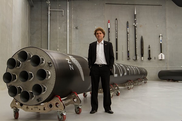 Ayrıca Yeni Zelanda merkezli RocketLab gibi firmalar da uzay ekonomisinde önemli bir rol oynamaktadır.