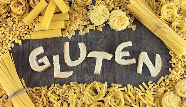 Gluten, belirli tahıl tanelerinde doğal olarak bulunan yapısal proteindir. Öncelikle gluten alerjiniz veya rahatsızlığınız olması ile bunu isteyerek yapmanız çok farklı şeylerdir.