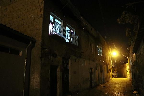 Olay, gece geç saatlerde Kanalıcı Mahallesi’nde meydana geldi. Psikolojik sorunları bulunduğu öne sürülen Ali Yavuz, ayrı yaşadığı boşanma aşamasındaki Medine Yavuz’un evine gitti. Burada taraflar arasında tartışma çıktı.