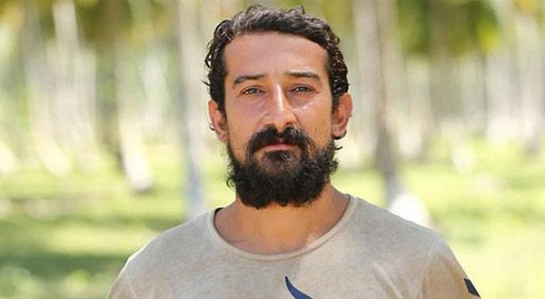 O isim ise eski futbolcu ve Survivor yarışmacısı Serhat Akın'dan başkası değil.