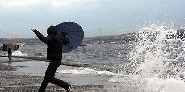 Değerlendirmelere göre hava sıcaklığının 20 derece dolaylarına inmesi bekleniyor. Aralarında İstanbul, Bursa, Kocaeli, İzmir ve Eskişehir'inde bulunduğu 35 ilde gök gürültülü sağanak yağış bekleniyor.