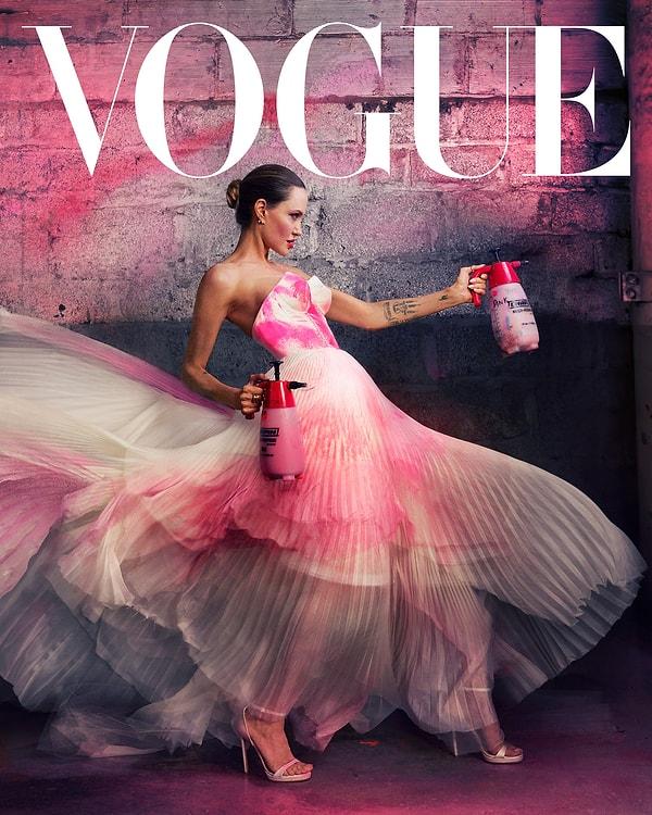 Kendi adını taşıyan bir marka kurarak moda dünyasına adım atmaya hazırlandı ve Vogue dergisinin kapak yıldızı oldu.