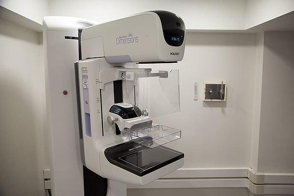 Doktorunuz meme dokunuzu daha yakından incelemek için bir kerelik veya düzenli mamografi çektirmenizi önerebilir.