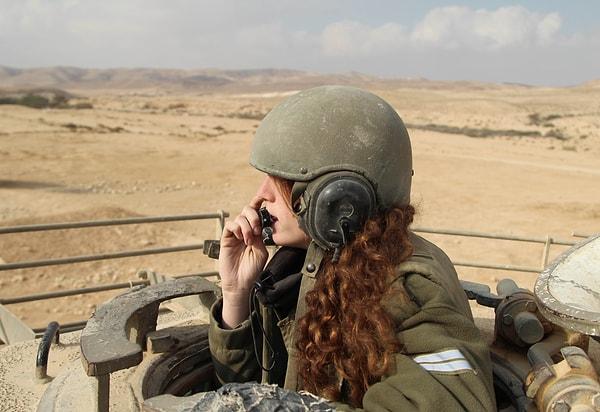 İsrail'de yüksek güvenlikli bir cezaevinde görevli kadın askerin itirafı ülkeyi karıştırdı.