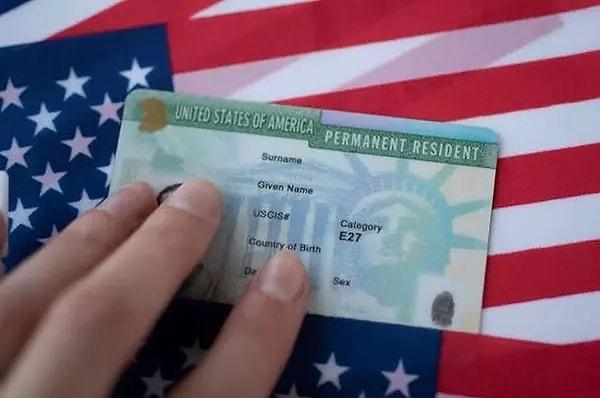 Amerika Birleşik Devletleri'nde yaşayıp, çalışma hakkı kazanmak isteyen binlerce kişi, 2023 Green Card başvurusu yapmaya başladı.