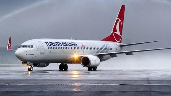 Öte yandan, 18.45 Sabiha Gökçen havalimanından kalkarak Rize’ye gelen Türk Hava Yolları'na ait uçak ise inişe geçtiği esnada 40 civarında martıya çarptı.
