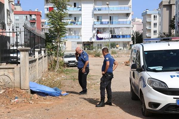 Antalya Muratpaşa ilçesinde 3 gün içerisinde aynı mahallede 2 ceset bulundu.