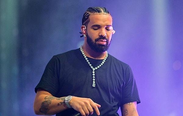23. Ünlü rap sanatçısı Drake, terk edilmiş bir hayranına moral olması için kesenin ağzını açtı!