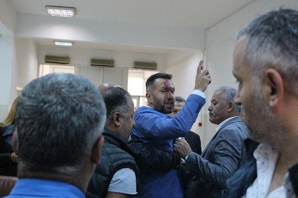 Ereğli Belediye Meclisi Ekim ayı olağan toplantısı için karşılaşınca ikili arasında yeniden kavga çıktı.