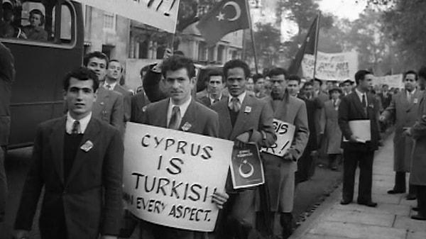 İngiliz kolonisi olarak geçirdikleri yıllarda nispeten kendi kimliklerini koruyabilen Kıbrıs Türkleri, 1950'li yıllardan itibaren Ada'da Rum milliyetçiliğinin gazabına uğramaya başladı.