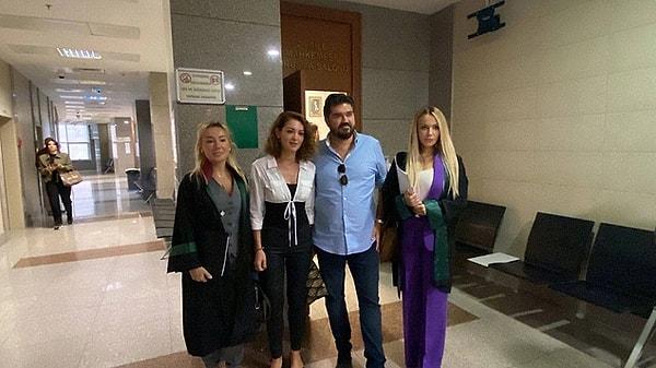 Rasim Ozan Kütahyalı'nın Nagehan Alçı'dan tek celsede boşanması sonrası adliyede çekilen fotoğrafta yer alan avukat, güzelliğiyle dikkat çekmişti. Rasim Ozan Kütahyalı merak edilen avukatın ismini açıkladı.