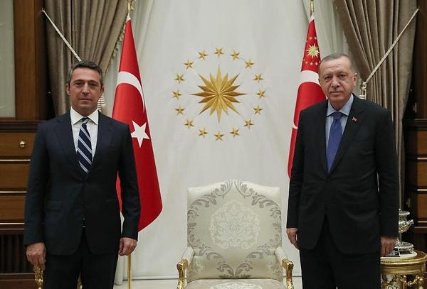 Hastaneye gelen Cumhurbaşkanı Erdoğan'ı, Fenerbahçe Kulübü Başkanı Ali Koç karşılaşmıştı.