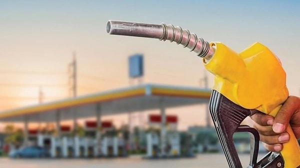Brent petrol fiyatlarındaki sert düşüşün ardından benzine yeni bir indirim daha geleceği duyuruldu.