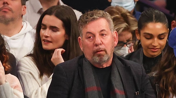 James Dolan, bu küre için "Gerçekten bu bir dönüm noktası, önünden geçen izleyiciler neye bakacaklarını anlamıyorlar. Fakat neye bakmak istediklerine kendileri karar verebilirler." ifadelerini kullandı.