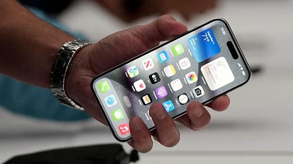 Apple cephesinin yeni akıllı telefon serisi iPhone 15, son dönemlerde cihazlarda ortaya çıkan bazı teknik sorunlarla boğuşmaya devam ediyor.