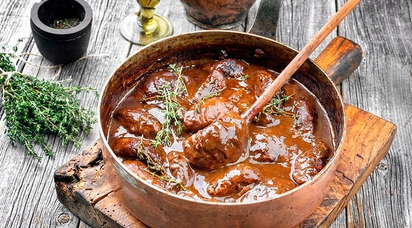 5. Braising (sosta pişirme) yöntemi daha çok hangi mutfakta kullanılır?