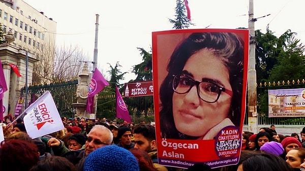 Genç bir kızın vahşice katledilmesi Türkiye'deki kadın cinayetleri açısından bir dönüm noktası olmuştu. Toplumumuz bu cinayete sessiz kalamamış, ülkenin pek çok ilinde kadın cinayetlerini protesto etmişti.