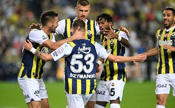 13. Evinde Başakşehir karşısında Fenerbahçe 4-0 kazanıyor. Oran: 1.19. Kasamız 70.117,8 TL'ye ulaştı.