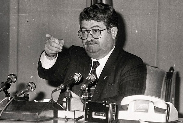 8. Turgut Özal nasıl ölmüştür?