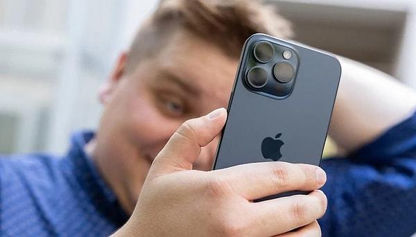 Apple'ın henüz iki hafta önce satışa sunulan yeni iPhone 15 modellerinde yaşanan sorunlara bir yenisi daha eklendi.
