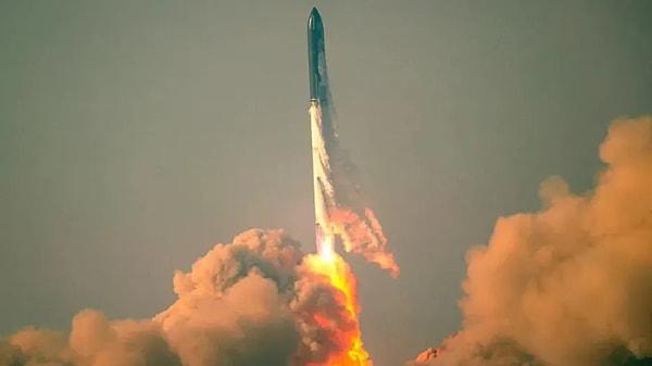 Birçok uzmana göre Musk'ın Mars görevinin önündeki ilk büyük engel Federal Havacılık İdaresi. SpaceX, daha öncesinde gerçekleştirilen fırlatma testlerinde başarısız olan roket için kurumdan yeni bir uçuş izni daha bekliyor.
