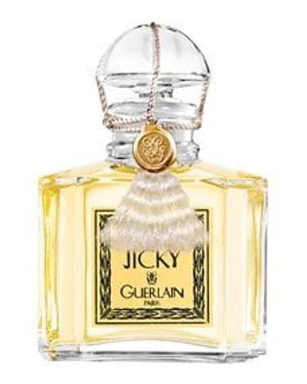 Sentetik bileşenler içeren ilk parfüm, 1889'da Guerlain markası tarafından üretilen tarafından Jicky'ydi.