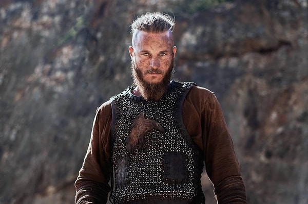 Michael Hirst tarafından yaratılan orijinal Vikings dizisi, 2013-2020 yılları arasında yayınlanmış ve dünya çapında büyük bir hayran kitlesi edinmişti.