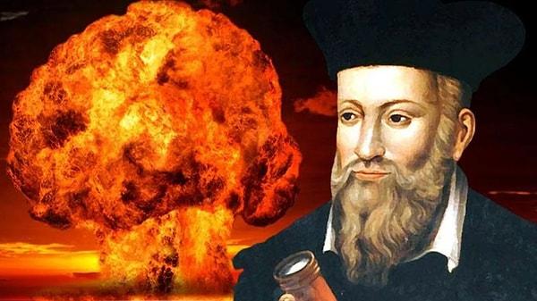Örneğin Nostradamus geçen yılı işaret ederek bir asteroit çarpması öngörmüş ve yapay zekalı robotların 2022 yılı sonuna kadar dünyayı ele geçireceğini söylemişti.