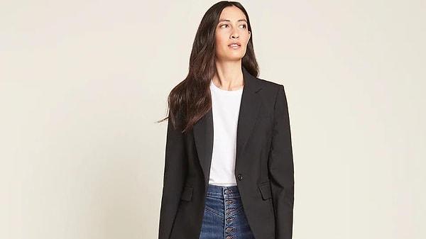 The Crisp, Well-Fitted Blazer: Polished Perfection