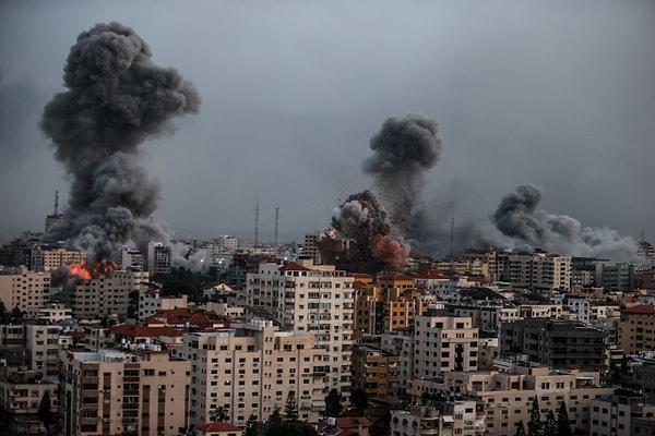 ABD merkezli küresel finans ve ekonomi platformu Bloomberg, İsrail-Filistin savaşının yönelebileceği ya da yol açacağı senaryoları 3'e böldü.
